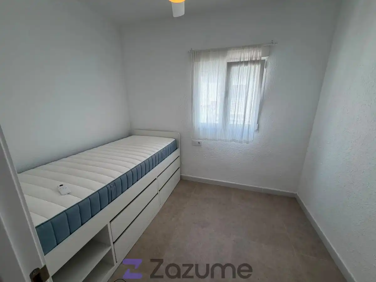 Habitación de Piso de alquiler en Catarroja con Aire acondicionado, Terraza y Amueblado