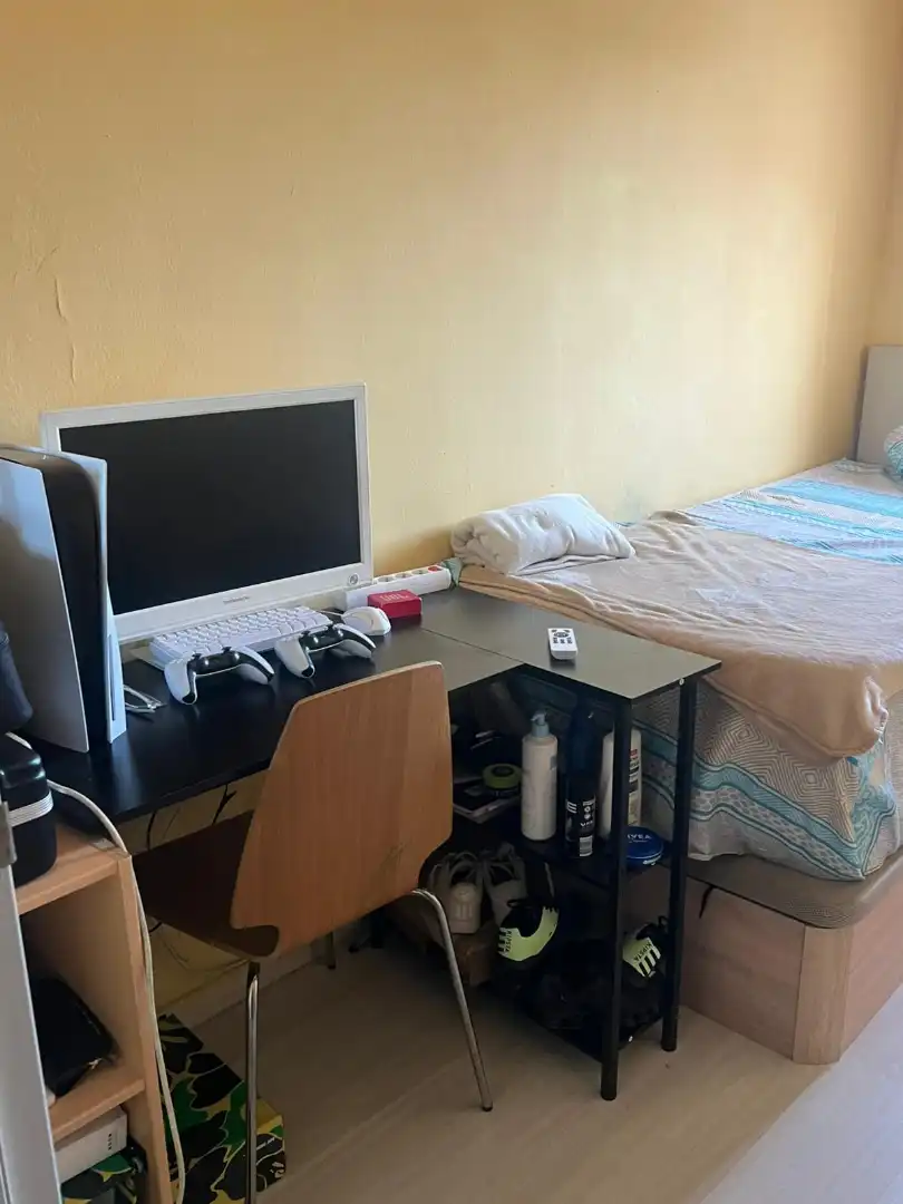 Habitación de Local en venta en Mont-roig del Camp con Aire acondicionado, Terraza y Amueblado