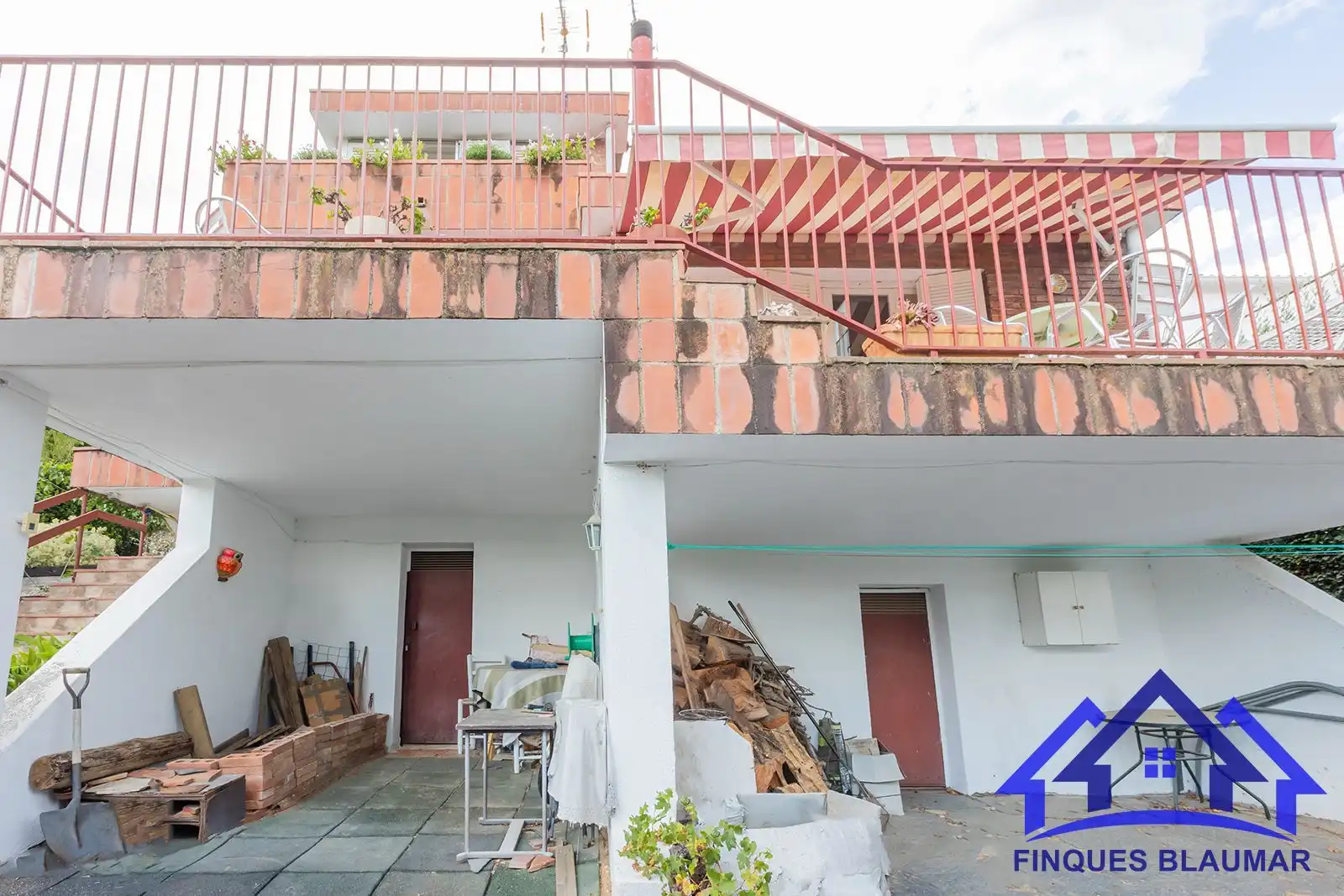 Vista exterior de Casa o xalet en venda en Sant Iscle de Vallalta amb Calefacció, Jardí privat i Terrassa