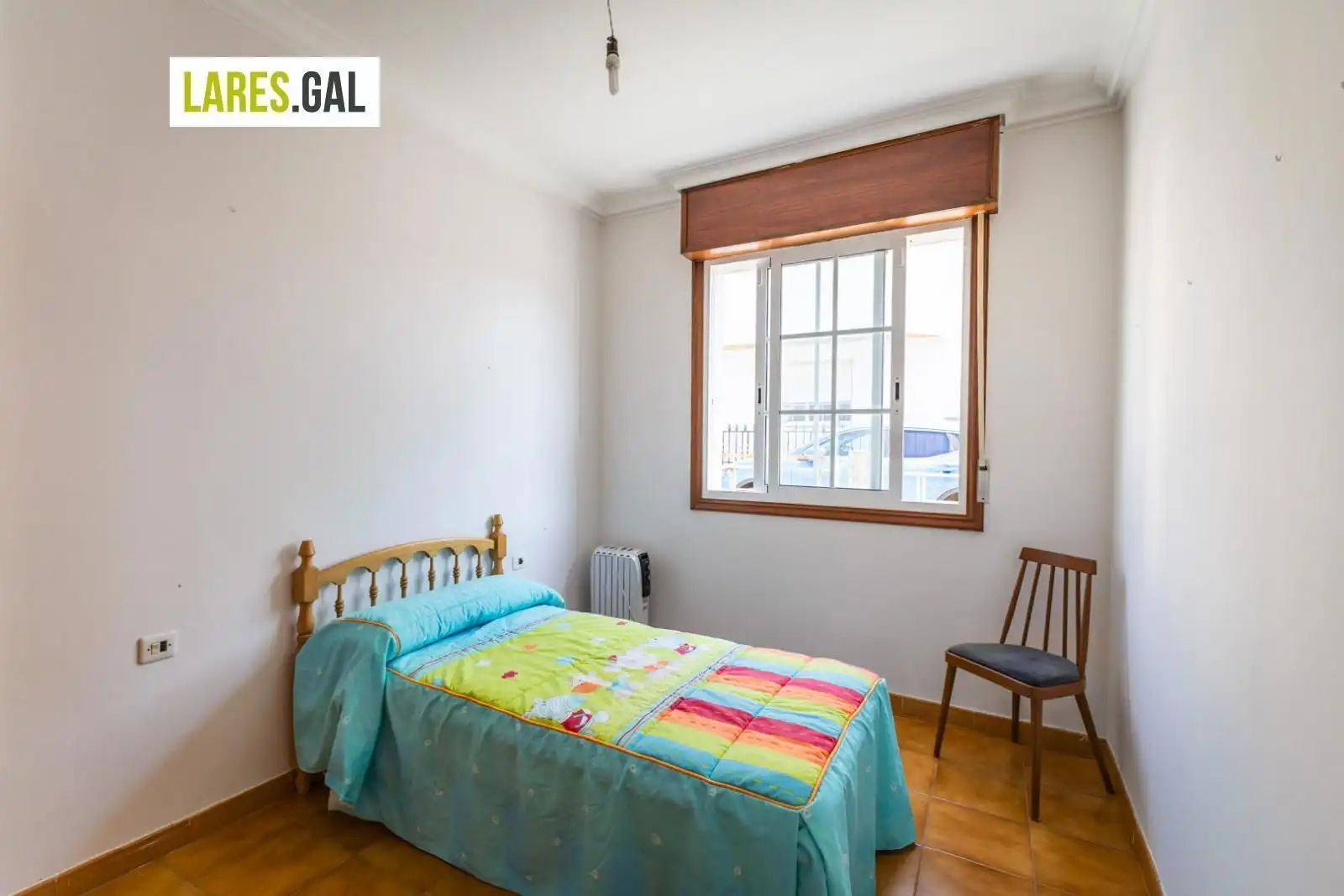 Dormitori de Casa o xalet en venda en Cangas  amb Moblat