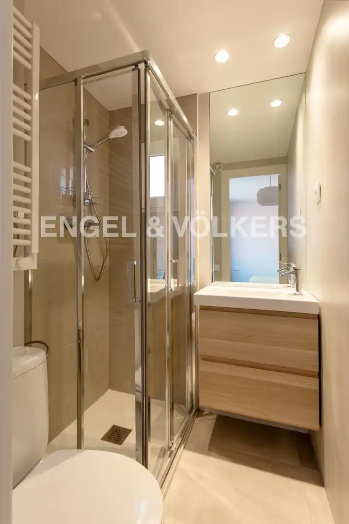 Bathroom of Houses for rent in La Miranda - Can Candeler 