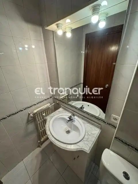 Bany de Àtic de lloguer en Madrid amb Aire condicionat, Parquet i Terrassa