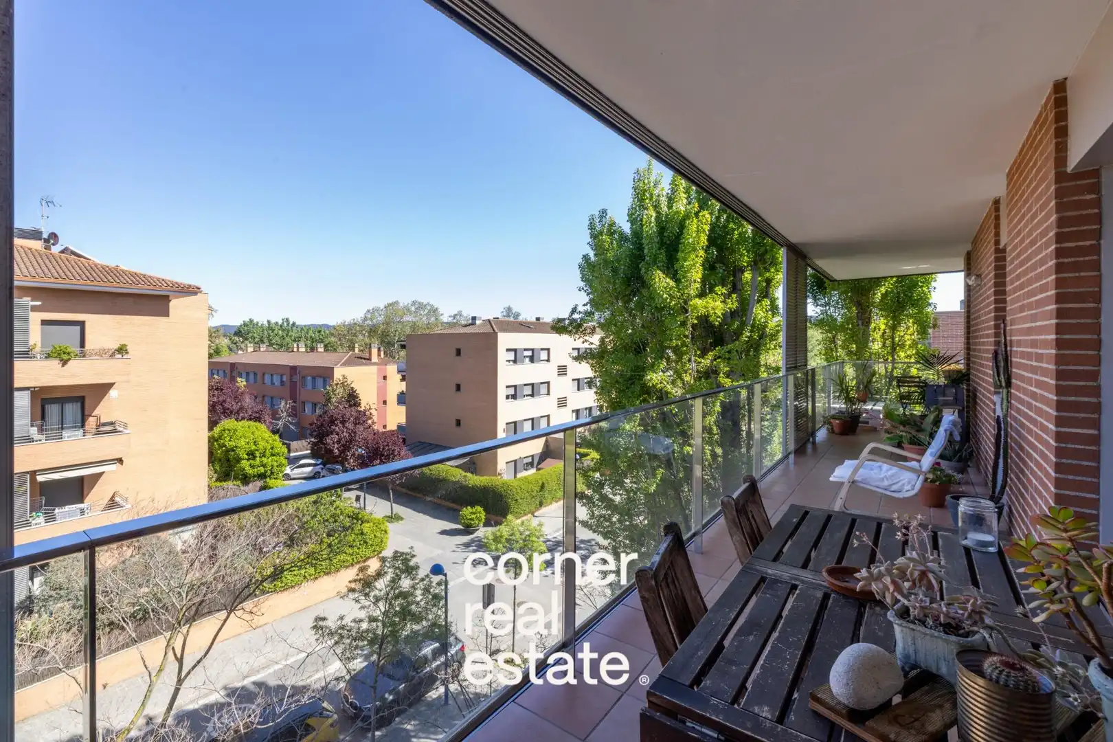 Vista exterior de Àtic en venda en Sant Cugat del Vallès amb Calefacció, Parquet i Terrassa