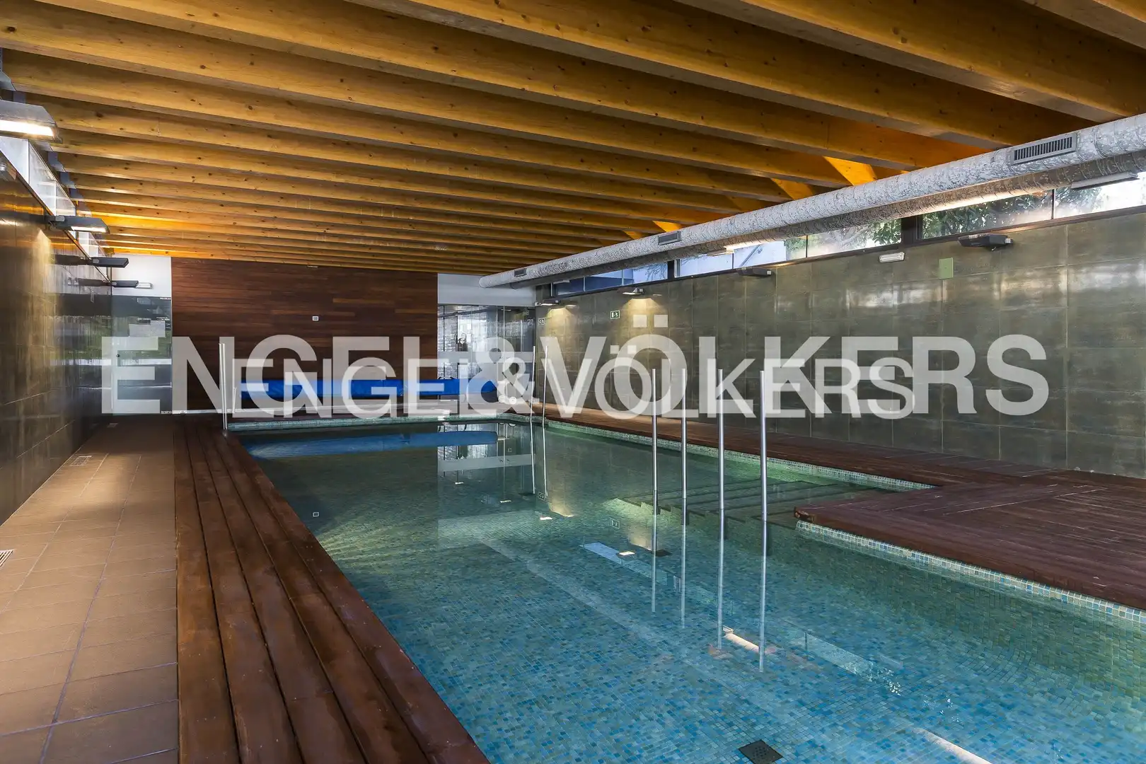 Swimming pool of Flat for rent in Majadahonda  with Air Conditioner, Heating and Private garden