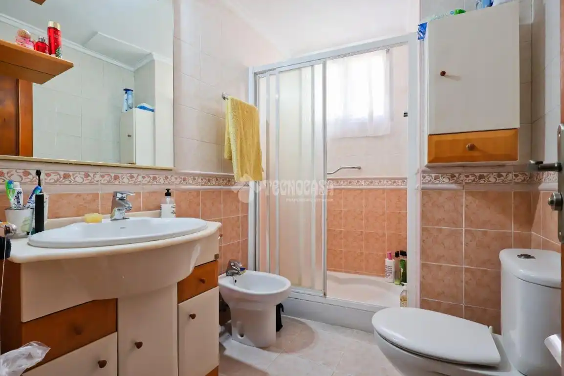 Baño de Piso en venta en Sagunto / Sagunt con Aire acondicionado y Amueblado