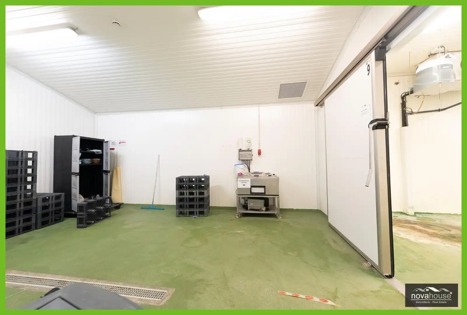 Cocina de Nave industrial en venta en Málaga