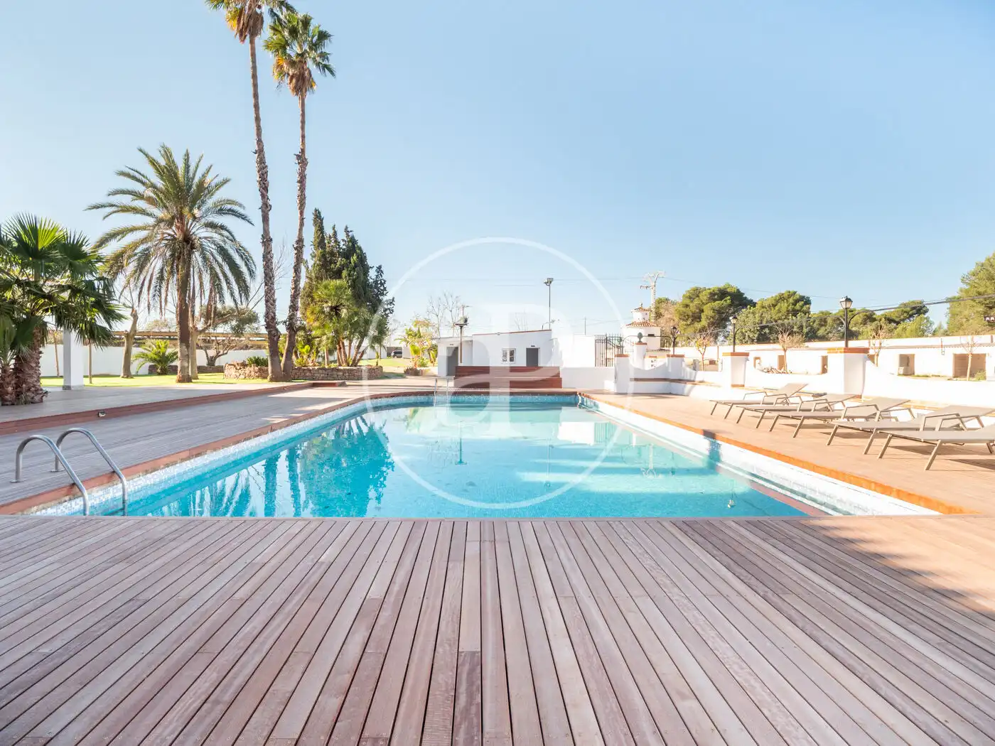 Piscina de Casa o xalet en venda en Manises amb Aire condicionat, Calefacció i Jardí privat