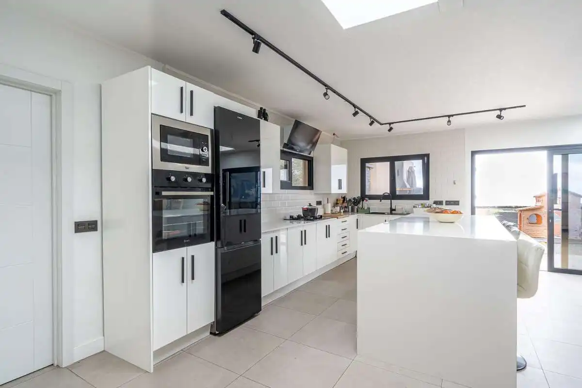 Cocina de Casa o chalet en venta en Tías con Jardín privado, Terraza y Trastero