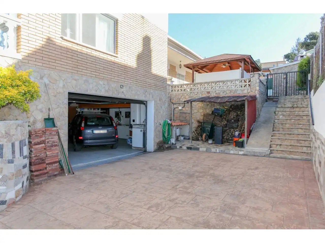 Aparcament de Casa o xalet en venda en Lloret de Mar amb Calefacció, Jardí privat i Terrassa