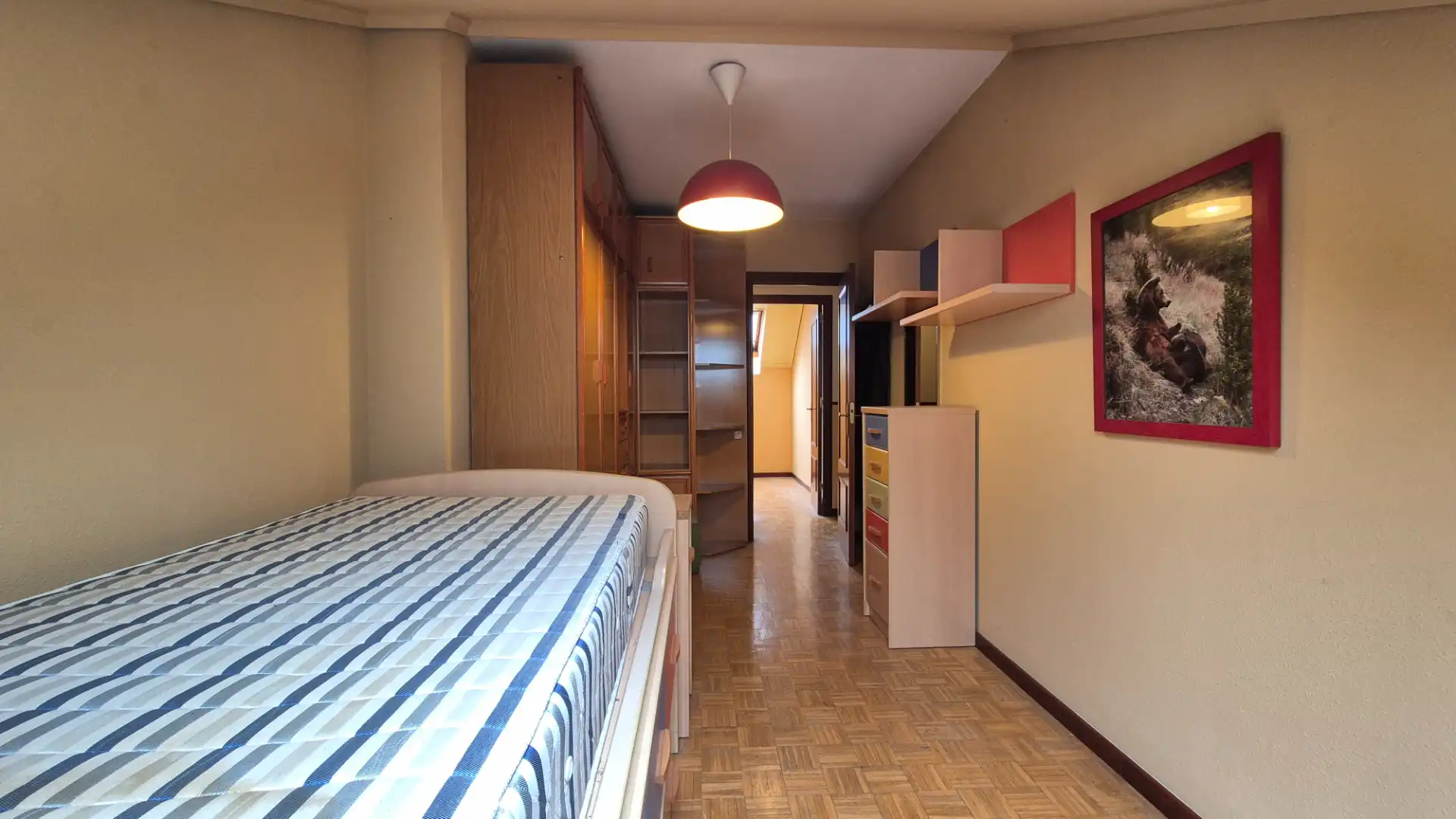 Habitación de Dúplex en venta en Oviedo  con Calefacción, Parquet y Trastero