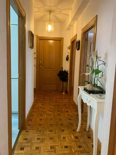 Piso de alquiler en  Pamplona / Iruña con Calefacción, Parquet y Amueblado