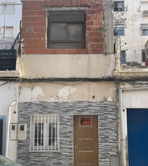 Foto 2 de Dúplex en venda a Calle de la Fuentecica, 35, Esperanza - Quemadero, Almería Capital
