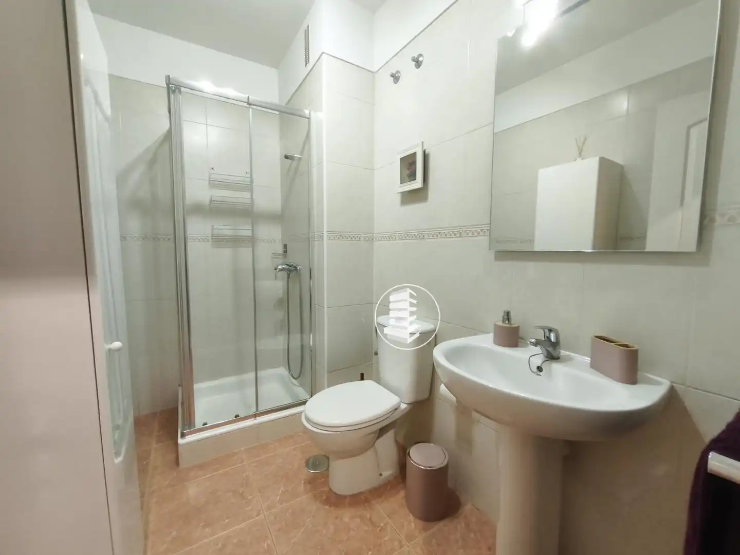 Baño de Piso de alquiler en Candelaria con Jardín privado, Terraza y Piscina