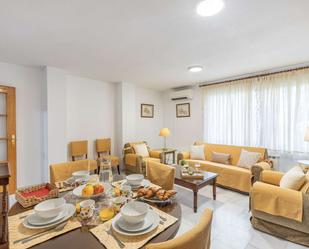 Sala d'estar de Apartament per a compartir en Armilla amb Aire condicionat, Calefacció i Terrassa