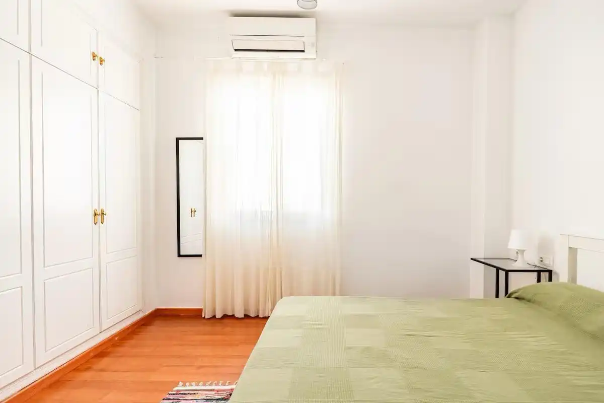 Habitación de Apartamento en venta en Espartinas con Aire acondicionado
