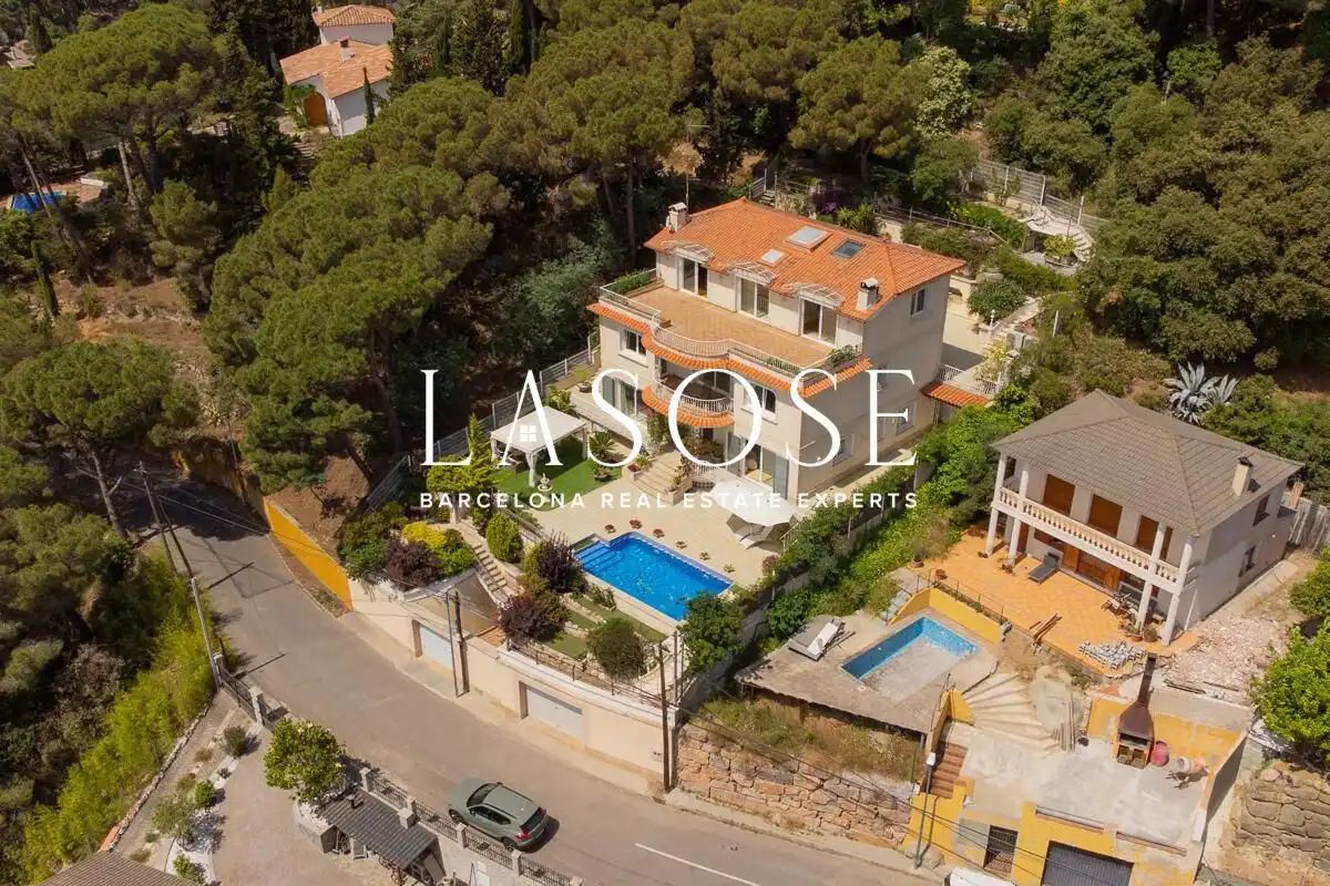 Exterior view of Houses for sale in Arenys de Munt  with Air Conditioner, Private garden and Terrace