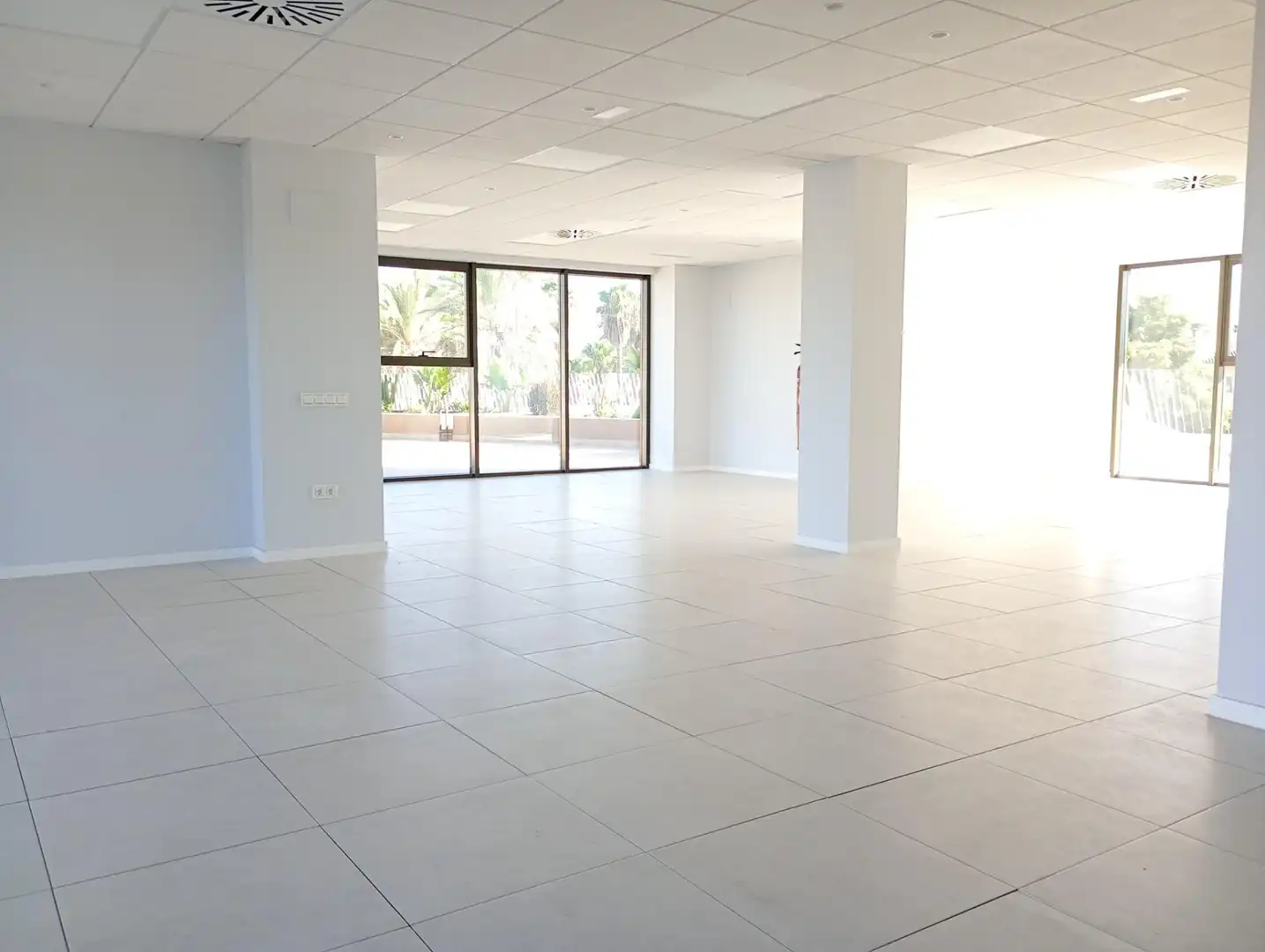 Büro zur Miete in Jerez de la Frontera mit Klimaanlage und Terrasse