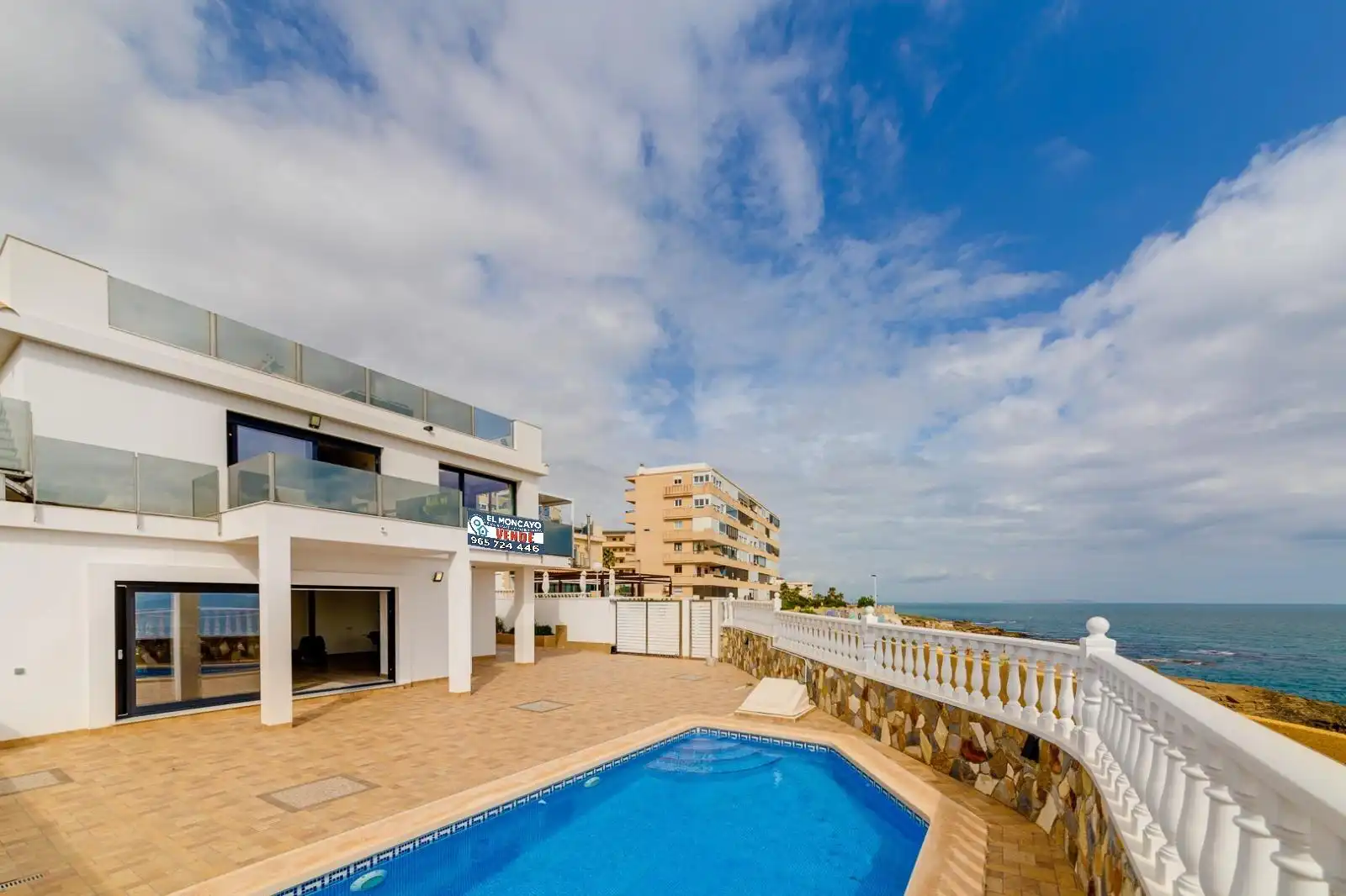 Xalet amb piscina en venda a Playa de los Locos