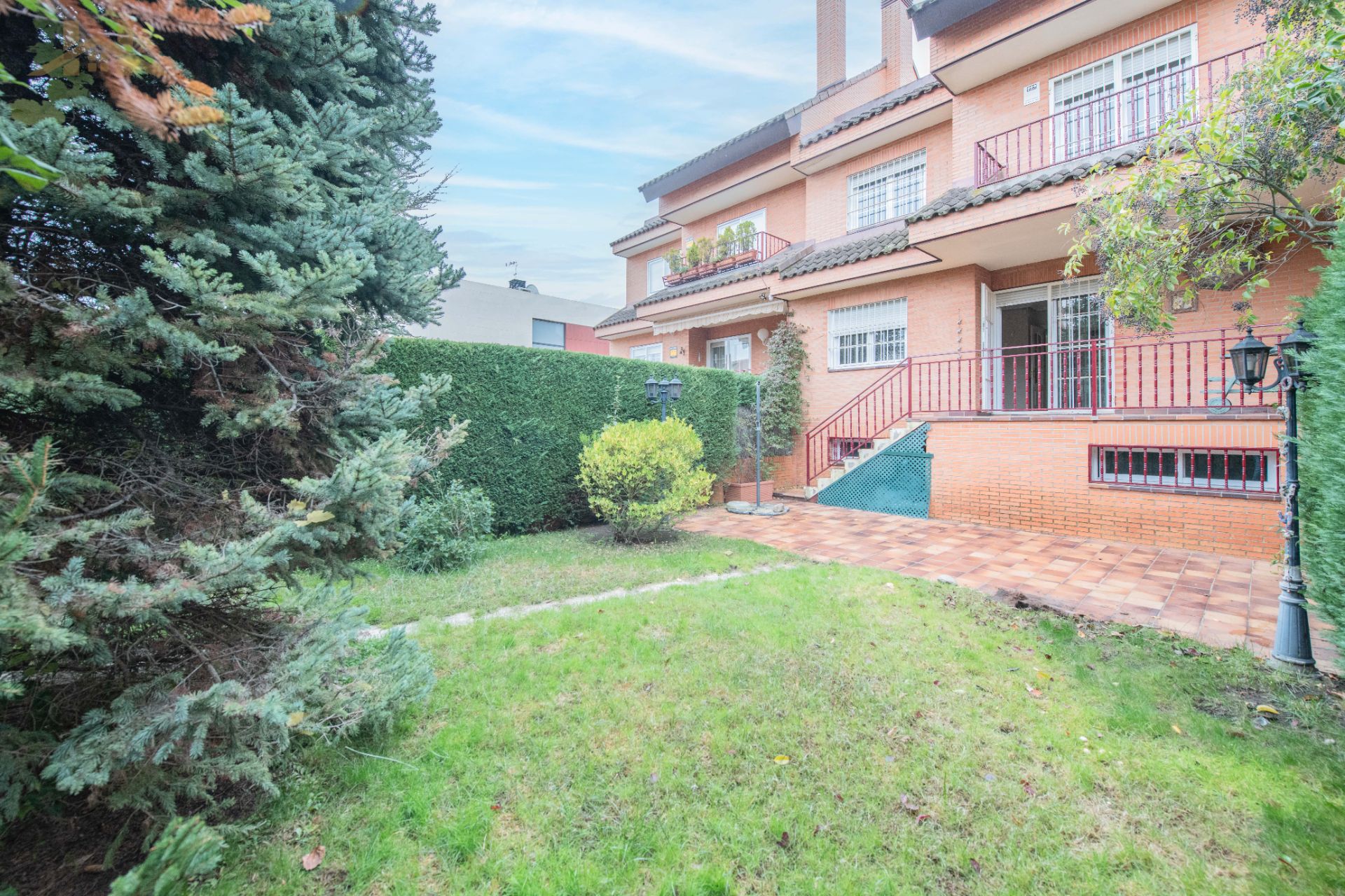 Jardí de Casa adosada en venda en Villaviciosa de Odón amb Aire condicionat, Calefacció i Jardí privat
