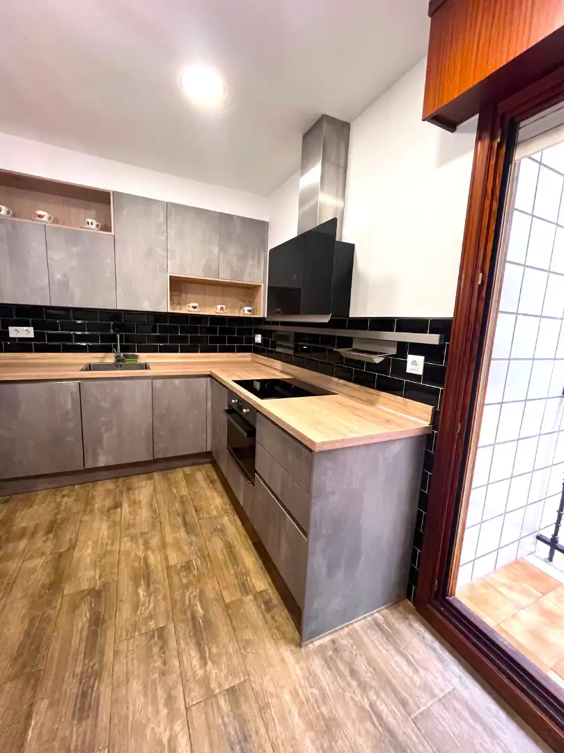 Cocina de Planta baja en venta en Castro-Urdiales con Calefacción, Jardín privado y Parquet