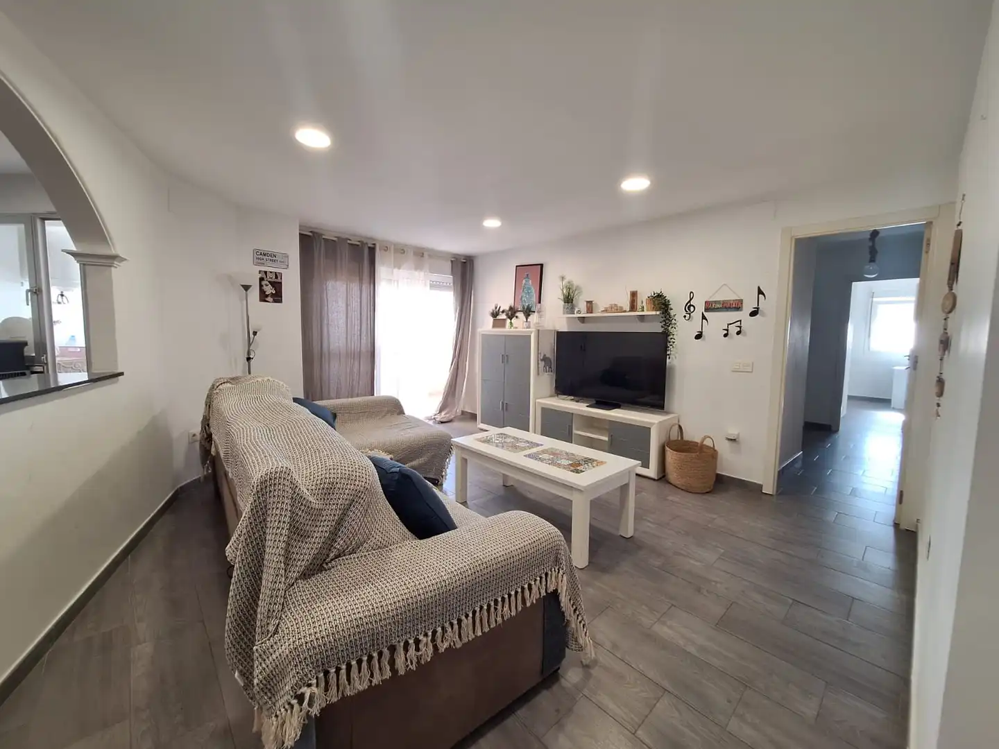 Wohnzimmer von Wohnung zur Miete in La Línea de la Concepción mit Terrasse, Möbliert und Ofen