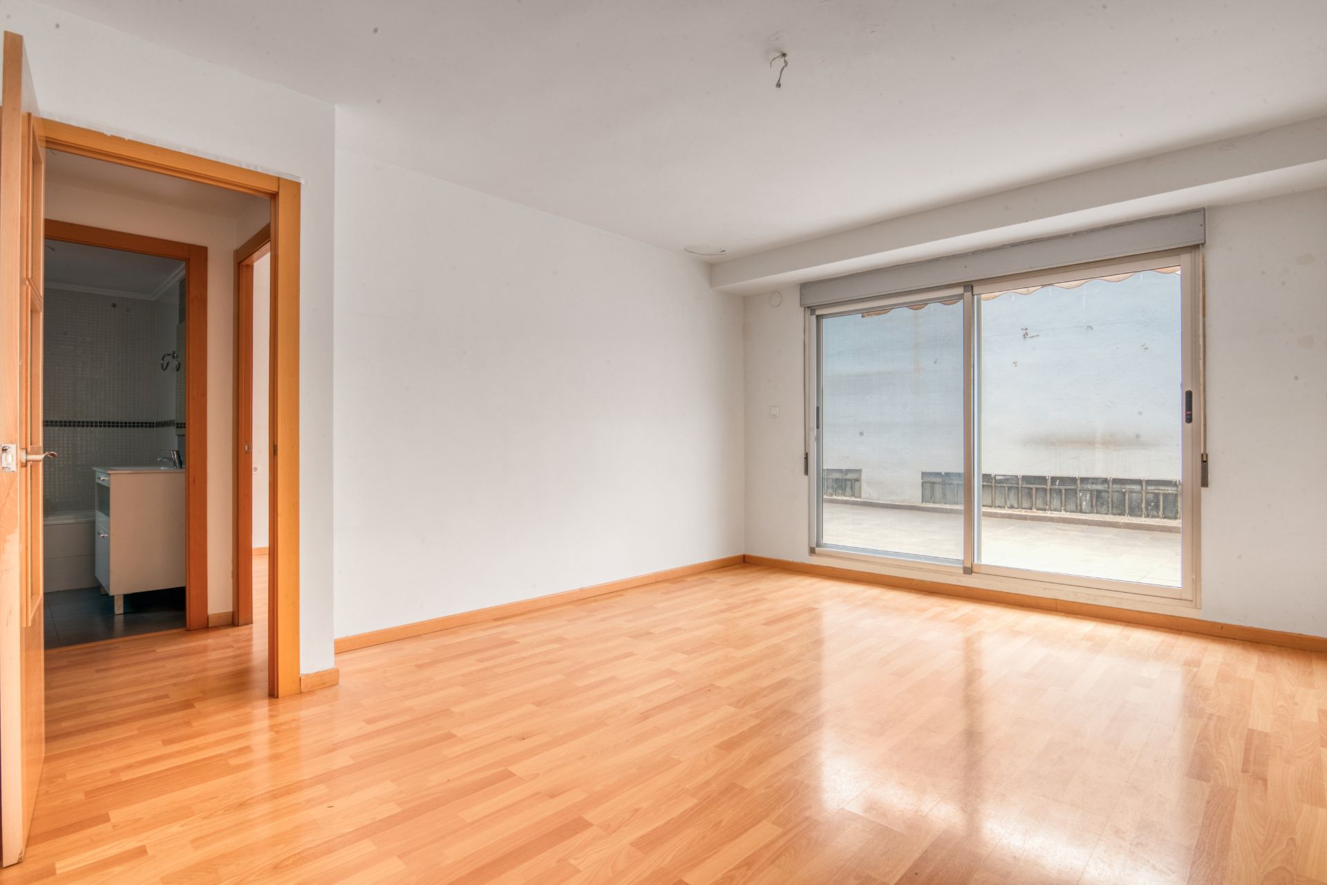 Dormitori de Pis en venda en  Valencia Capital amb Aire condicionat i Terrassa