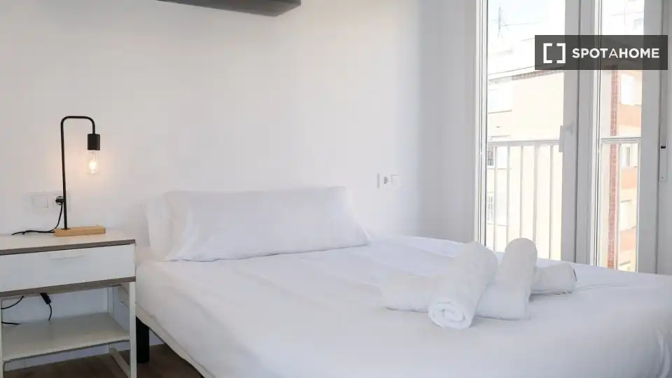 Bedroom of Flat for rent in Valencia  with Air Conditioner, Heating and Furnished