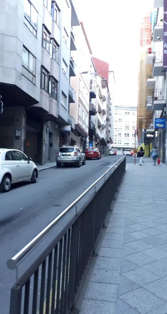 Local comercial en venda a Avenida de Buenos Aires 24, imagen 4
