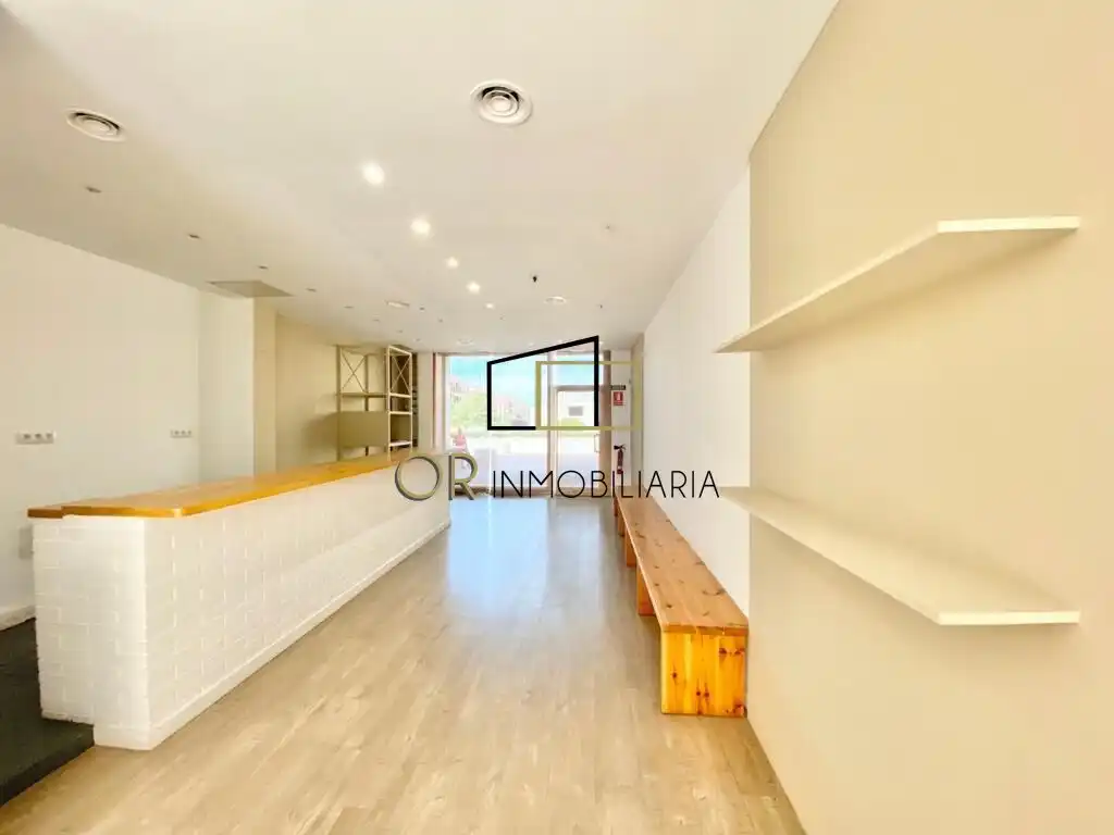 Local comercial en venta en Sant Julià