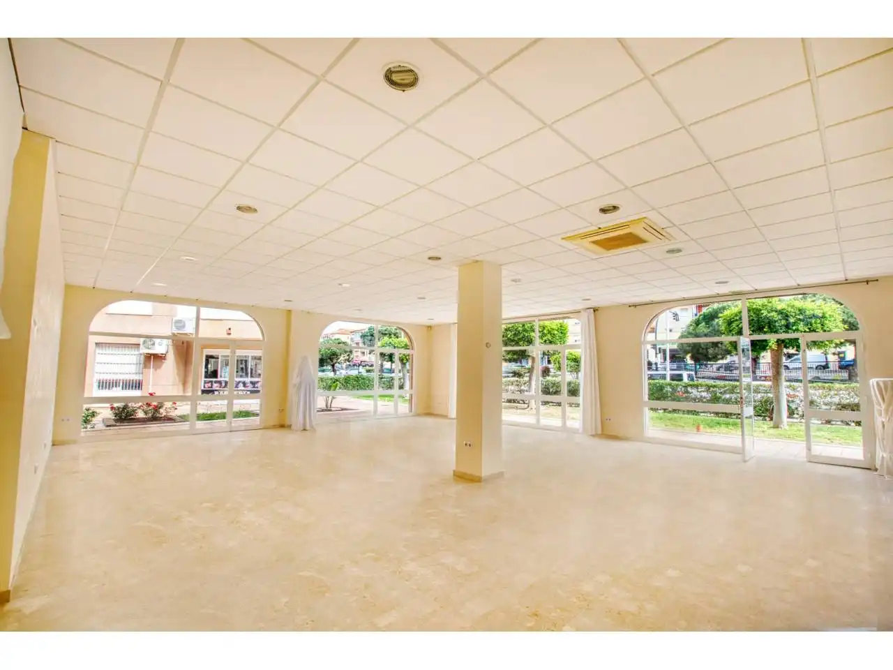 Local comercial en venta en Urbanizacion Costa del Oro, imagen 12