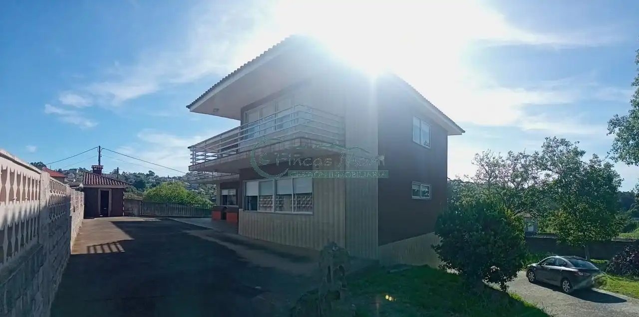 Vista exterior de Casa o chalet en venta en Vigo  con Calefacción, Jardín privado y Terraza