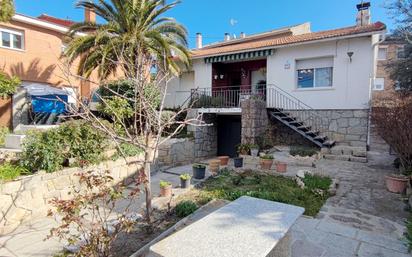 Vista exterior de Casa o xalet en venda en Colmenarejo amb Terrassa