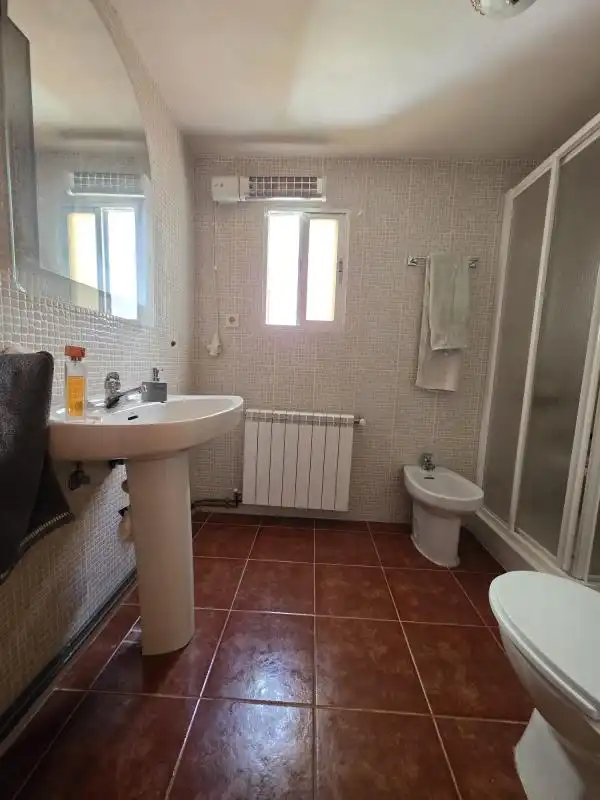Baño de Finca rústica en venta en Robledo con Calefacción, Jardín privado y Terraza