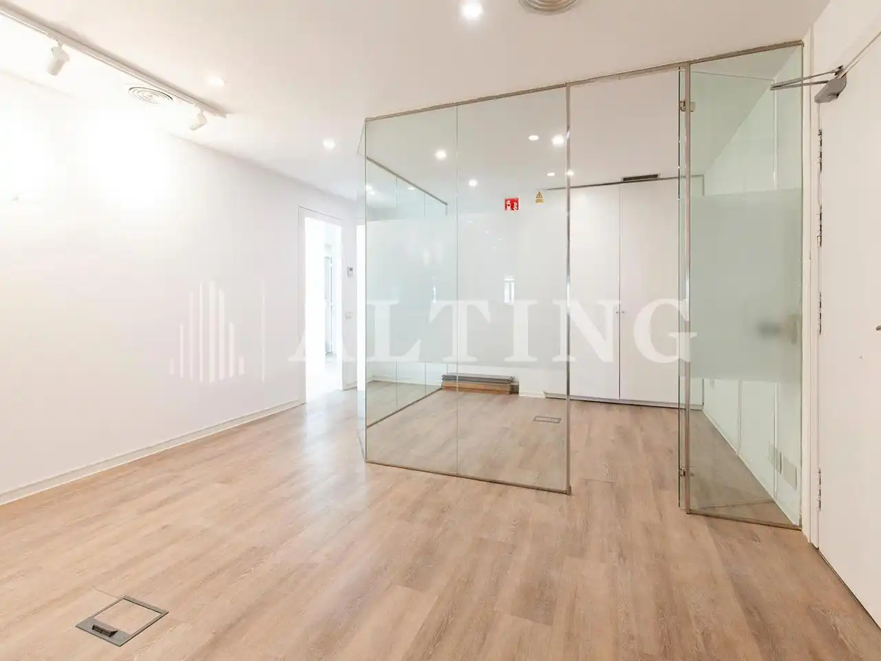 Office space with lift to rent in Catalunya, imagen 5