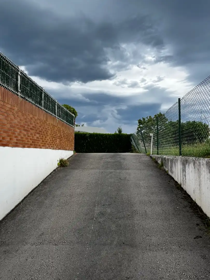 Vista exterior de Casa adosada en venta en Torrelavega  con Calefacción, Terraza y Trastero