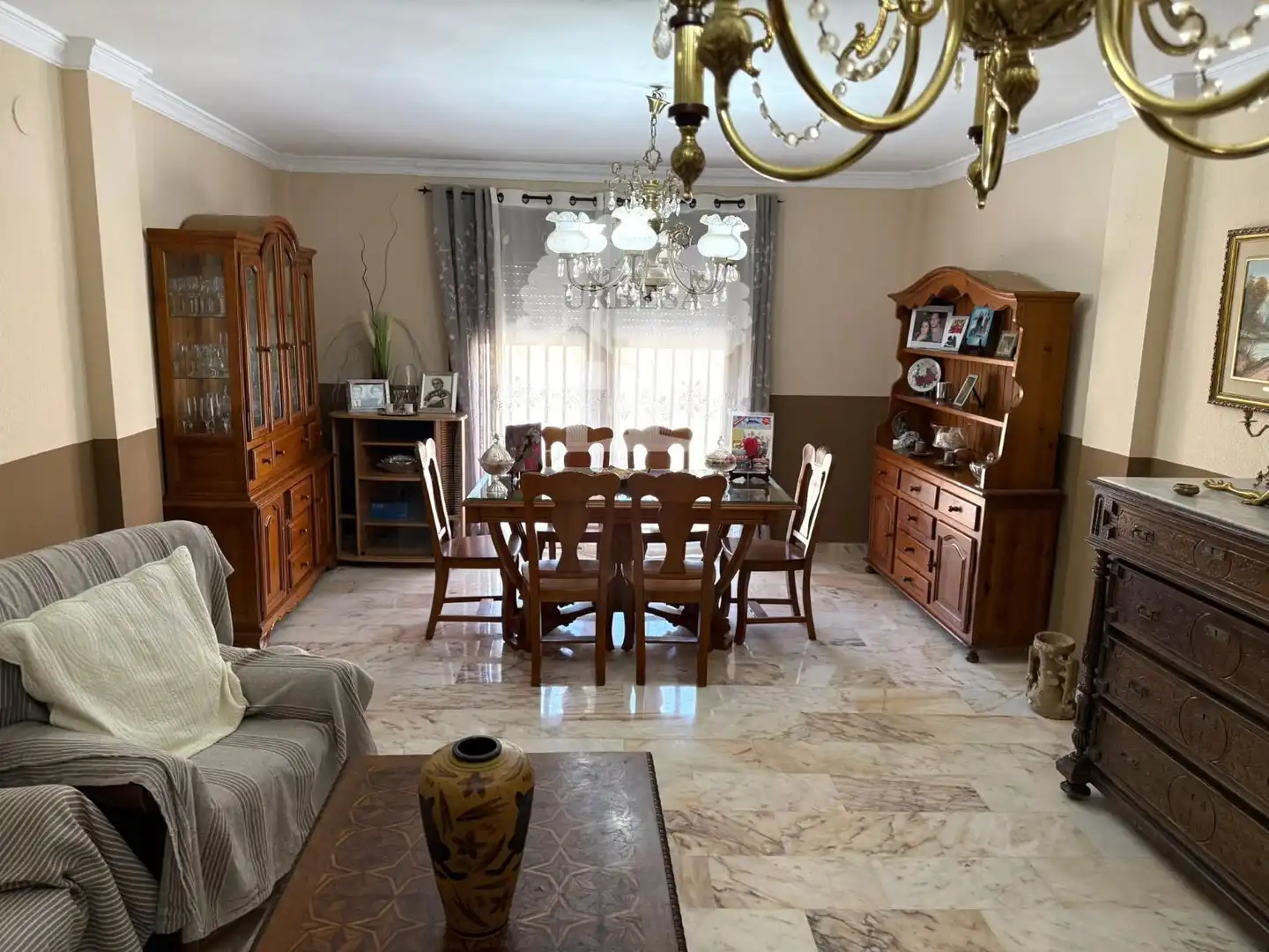 Esszimmer von Einfamilien-Reihenhaus zum Verkauf in Motril mit Klimaanlage, Heizung und Schwimmbad