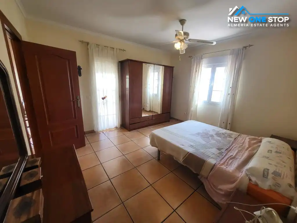Dormitori de Casa adosada en venda en Cuevas del Almanzora amb Aire condicionat, Calefacció i Jardí privat