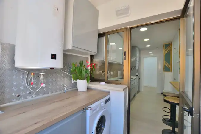 Cuina de Pis en venda en Ronda amb Aire condicionat, Terrassa i Balcó