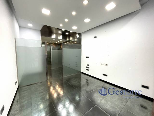 Local comercial en Alquiler en Oviedo - Calle Perez de Ayala  en Auditorio - Seminario - Parque de Invierno