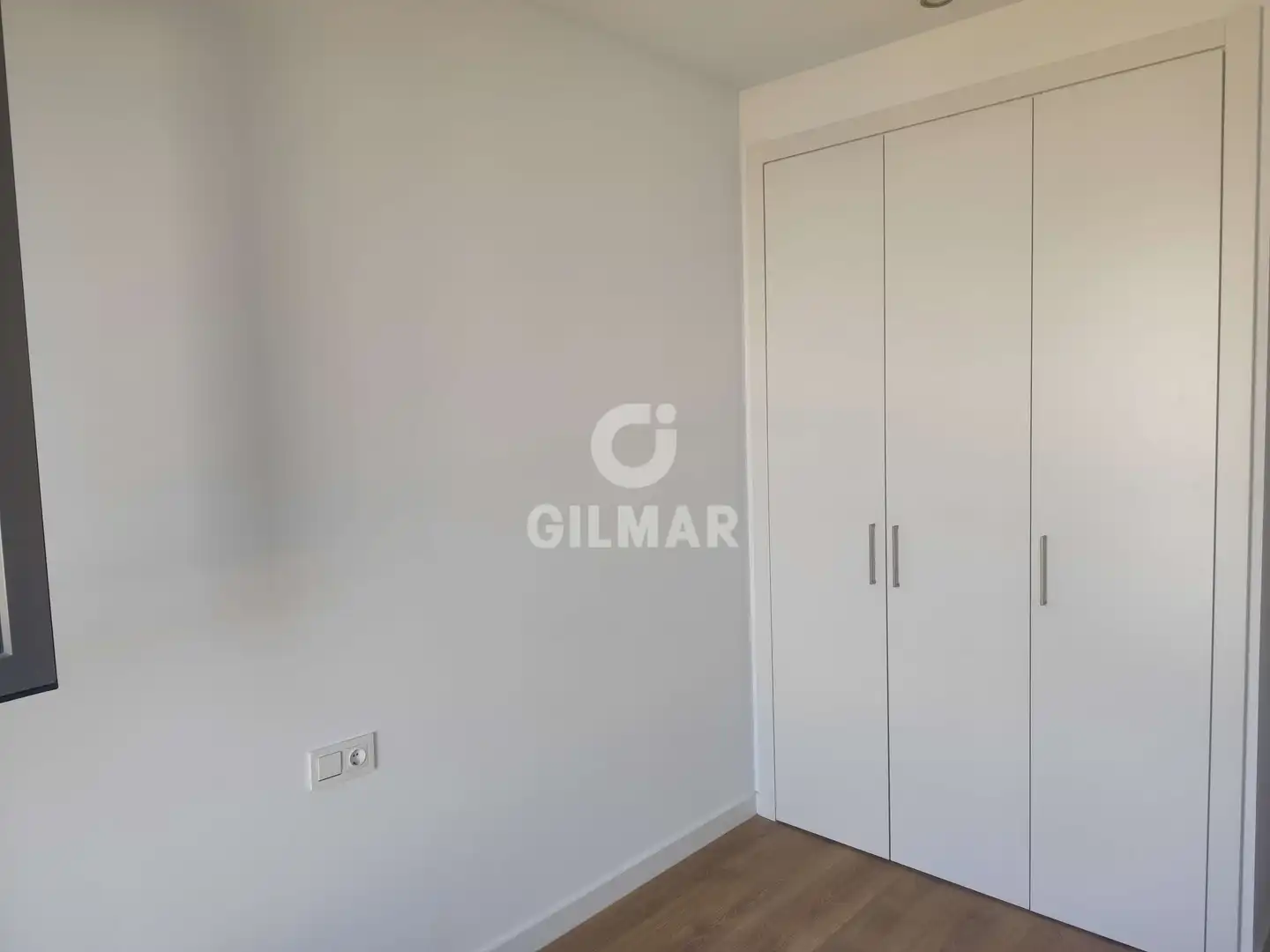 Habitación de Piso de alquiler en Tomares con Calefacción, Jardín privado y Trastero