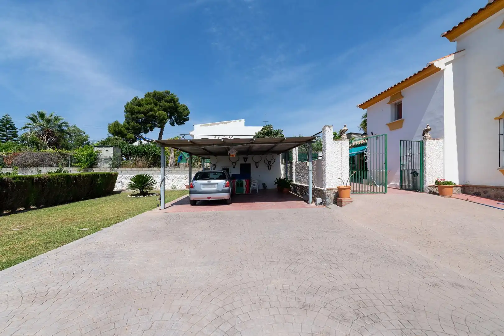 Parking de Casa o chalet en venta en Alhaurín de la Torre con Aire acondicionado, Jardín privado y Terraza