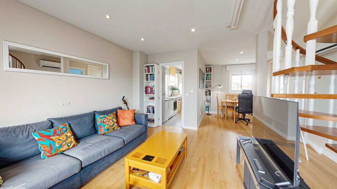 Sala de estar de Ático de alquiler en  Madrid Capital con Aire acondicionado, Calefacción y Terraza