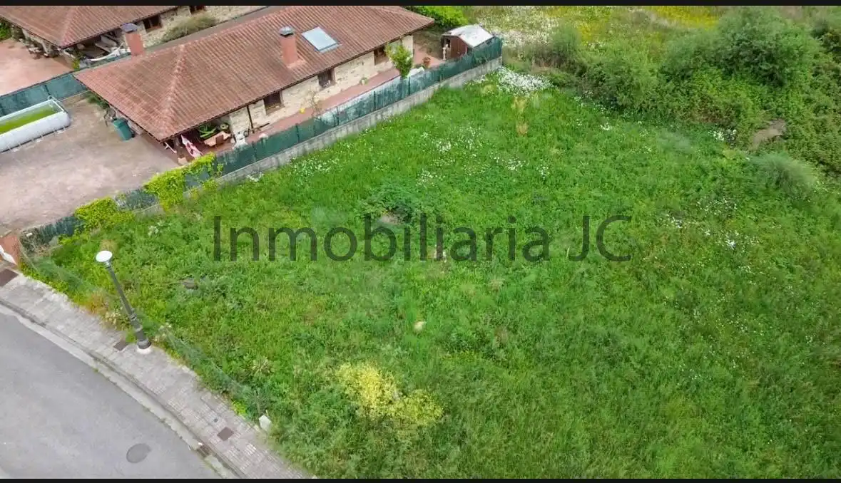 Terrenos y solares en venta en Bárcena de Cicero