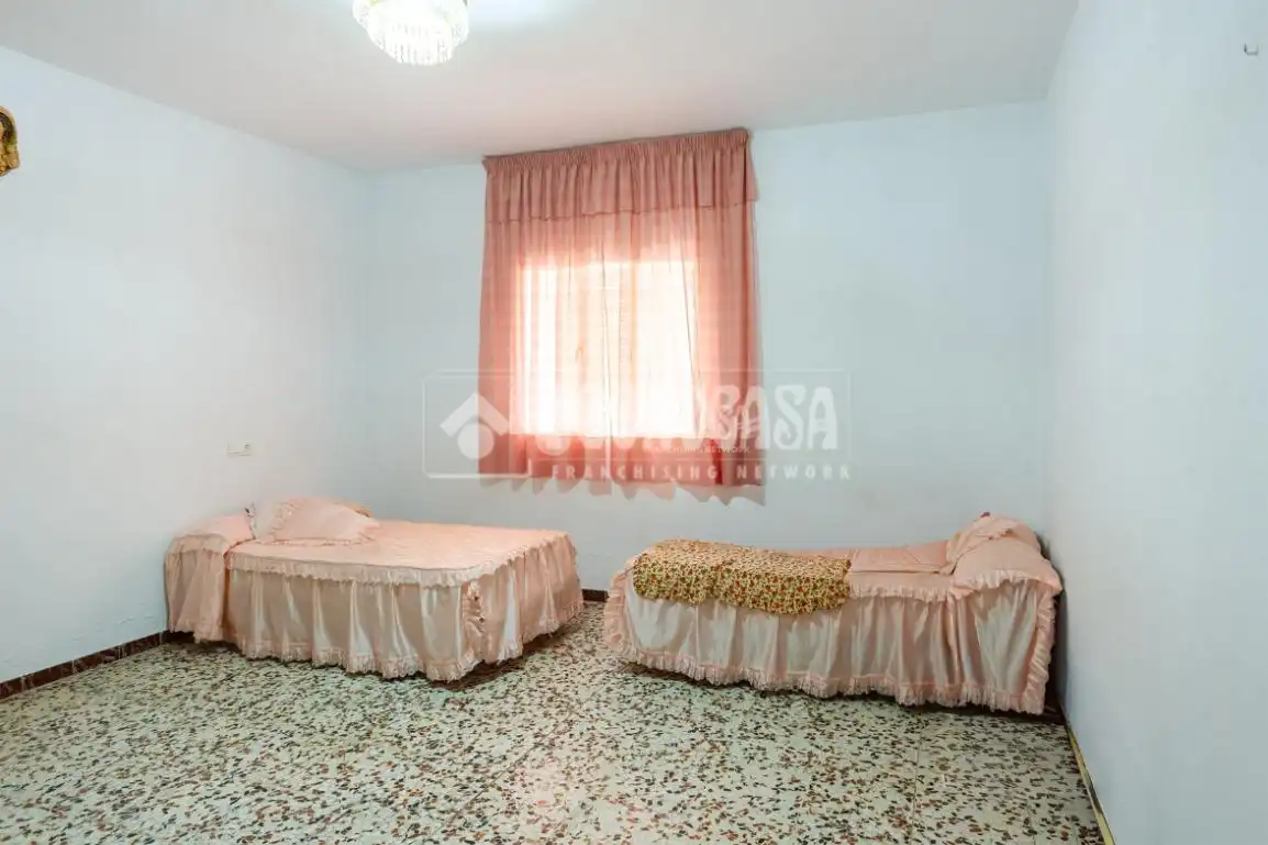 Casa rústica amb jardí en venda a Cútar, imagen 13