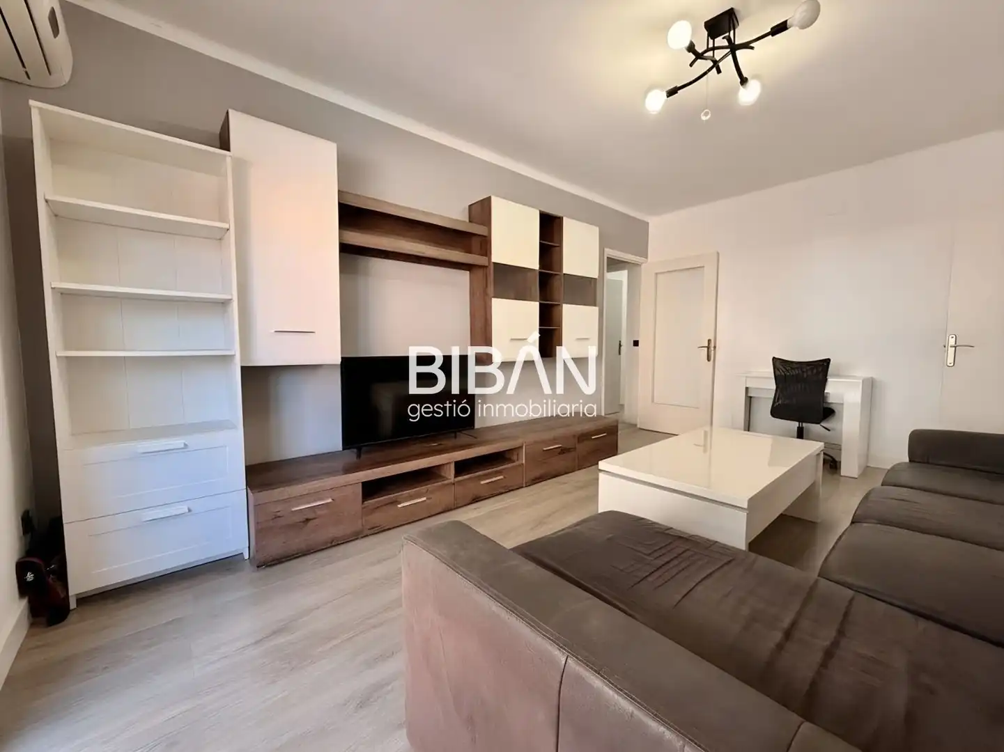 Sala de estar de Piso en venta en Valls con Aire acondicionado, Calefacción y Parquet
