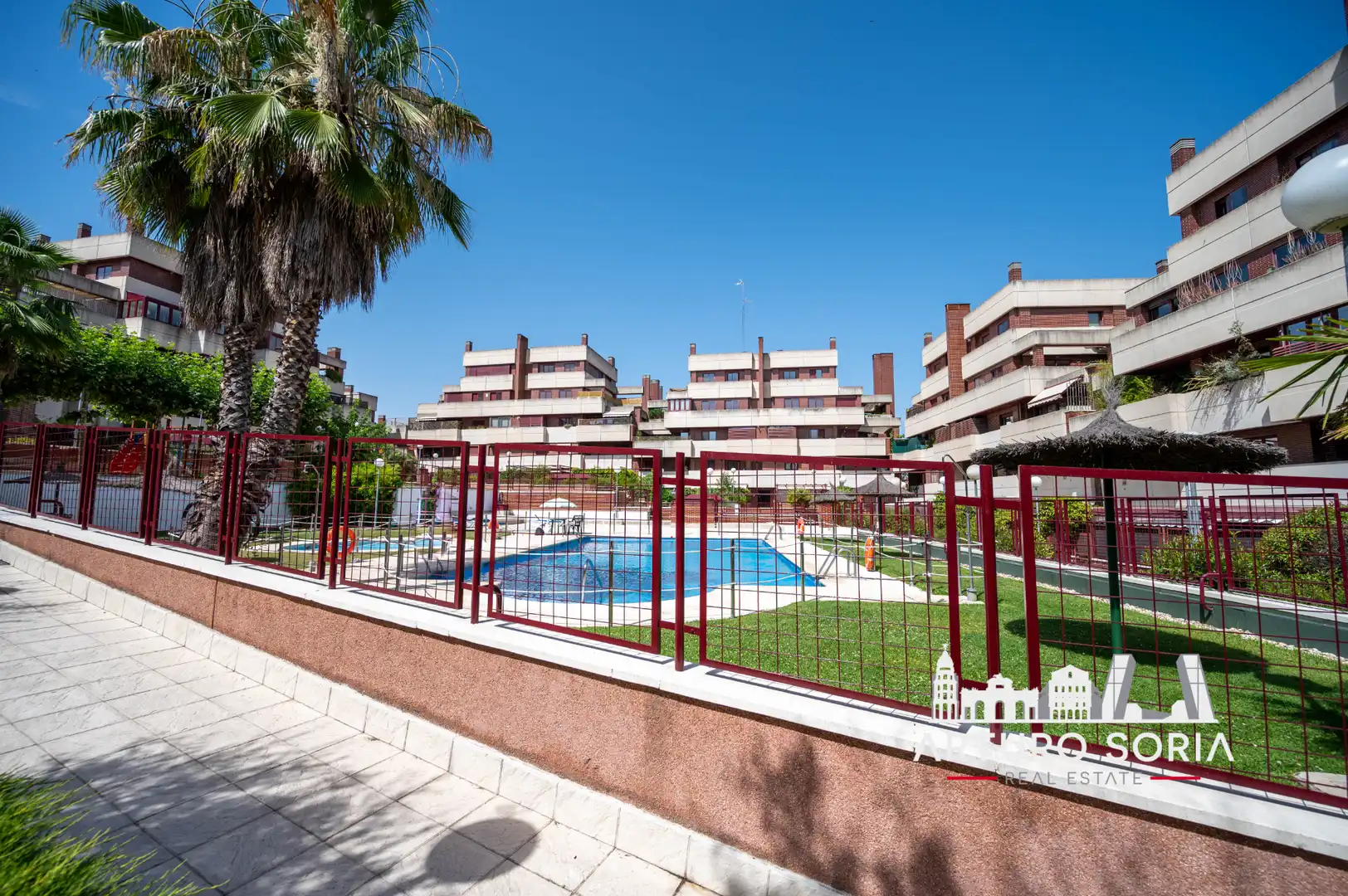 Piscina de Àtic de lloguer en La Moraleja amb Terrassa i Piscina comunitària