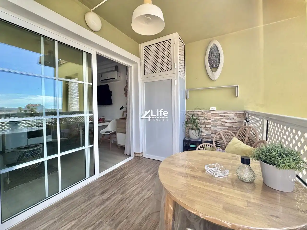 Terraza de Piso en venta en Adeje con Aire acondicionado, Terraza y Piscina comunitaria