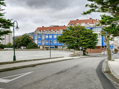 Vista exterior de Pis en venda en Ponteceso amb Calefacció, Terrassa i Traster