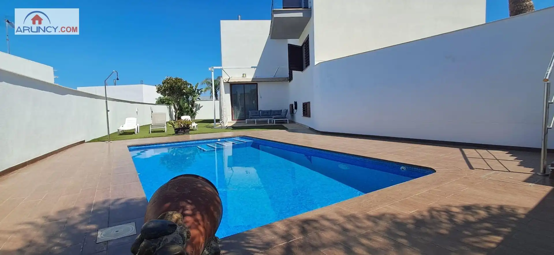 Piscina de Casa o chalet de alquiler en Montequinto con Aire acondicionado, Calefacción y Jardín privado