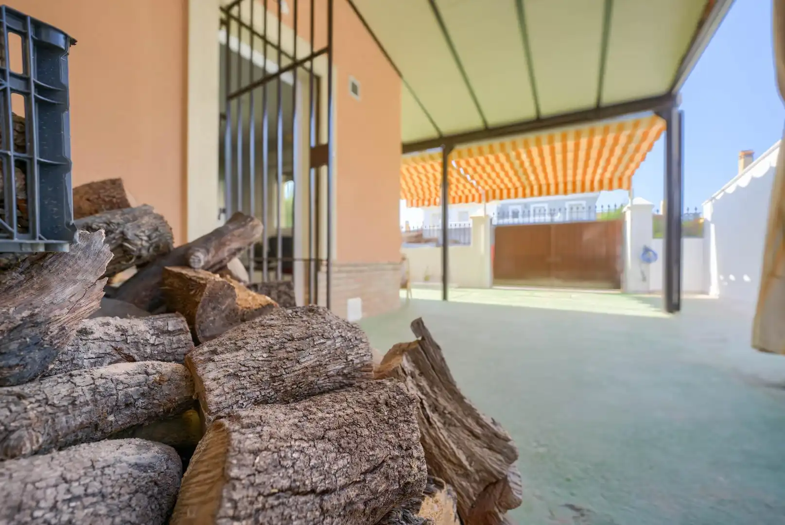 Terrassa de Casa adosada en venda en Espartinas amb Aire condicionat, Calefacció i Jardí privat